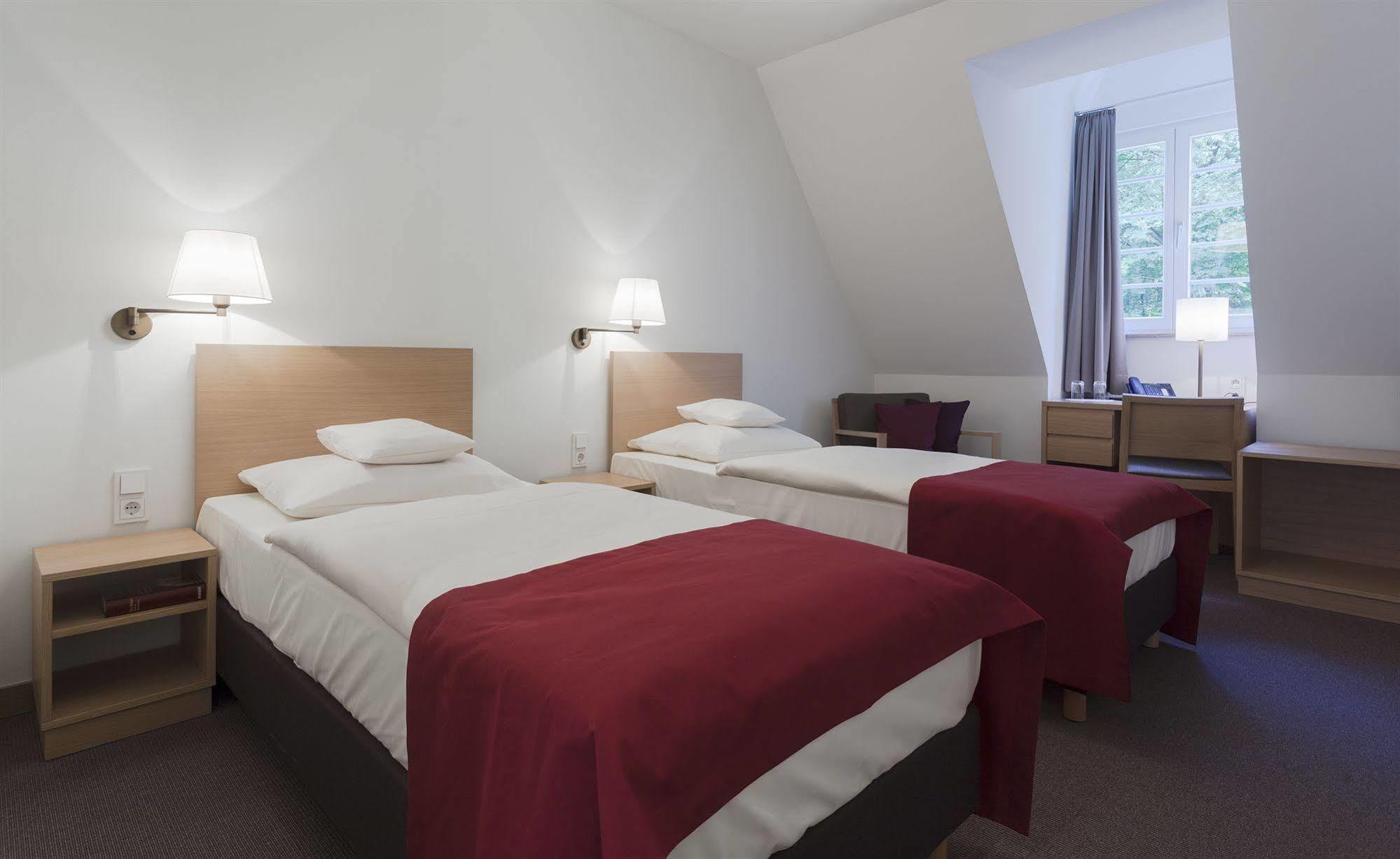 Kardinal Schulte Haus Hotel Bergisch Gladbach Kültér fotó