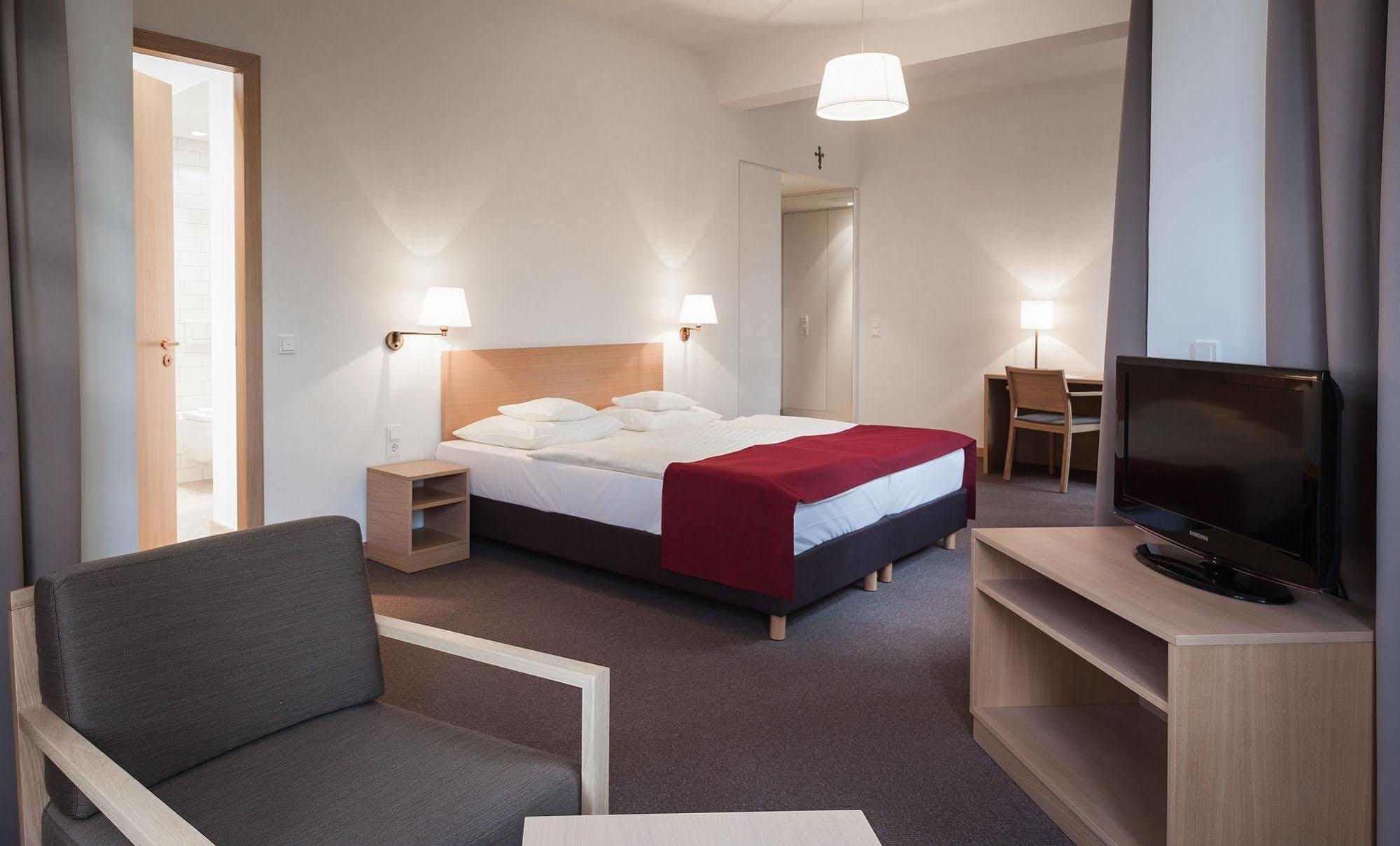 Kardinal Schulte Haus Hotel Bergisch Gladbach Kültér fotó
