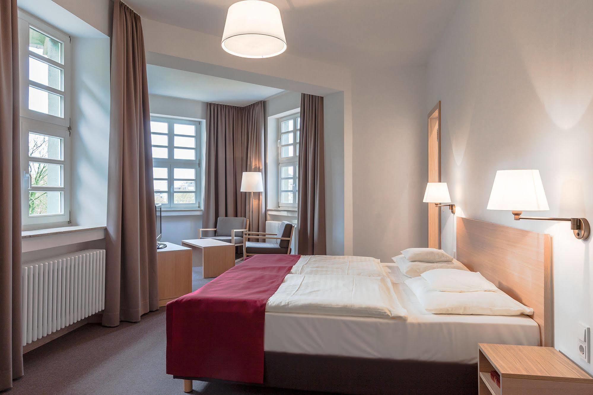 Kardinal Schulte Haus Hotel Bergisch Gladbach Kültér fotó