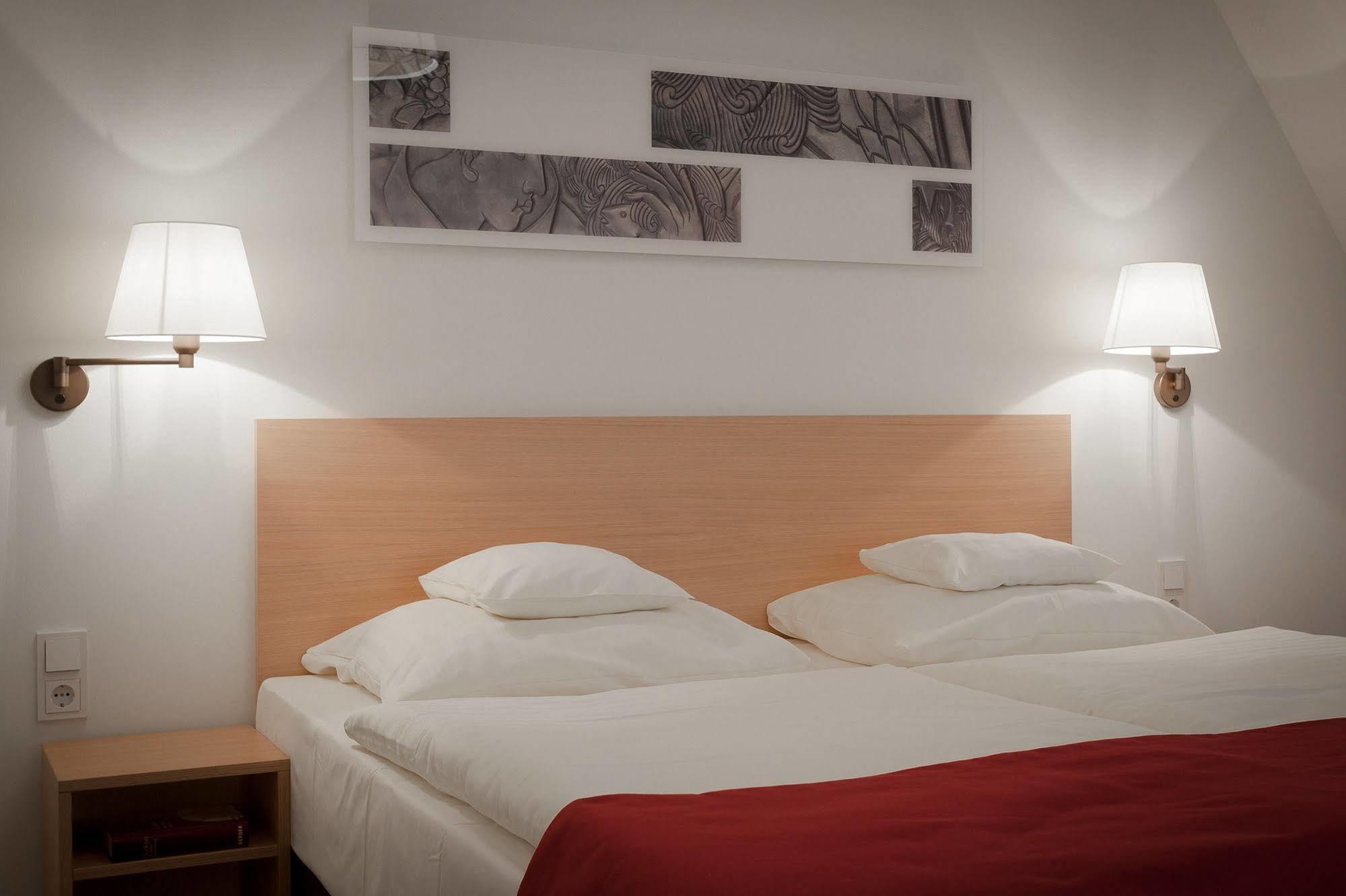 Kardinal Schulte Haus Hotel Bergisch Gladbach Kültér fotó