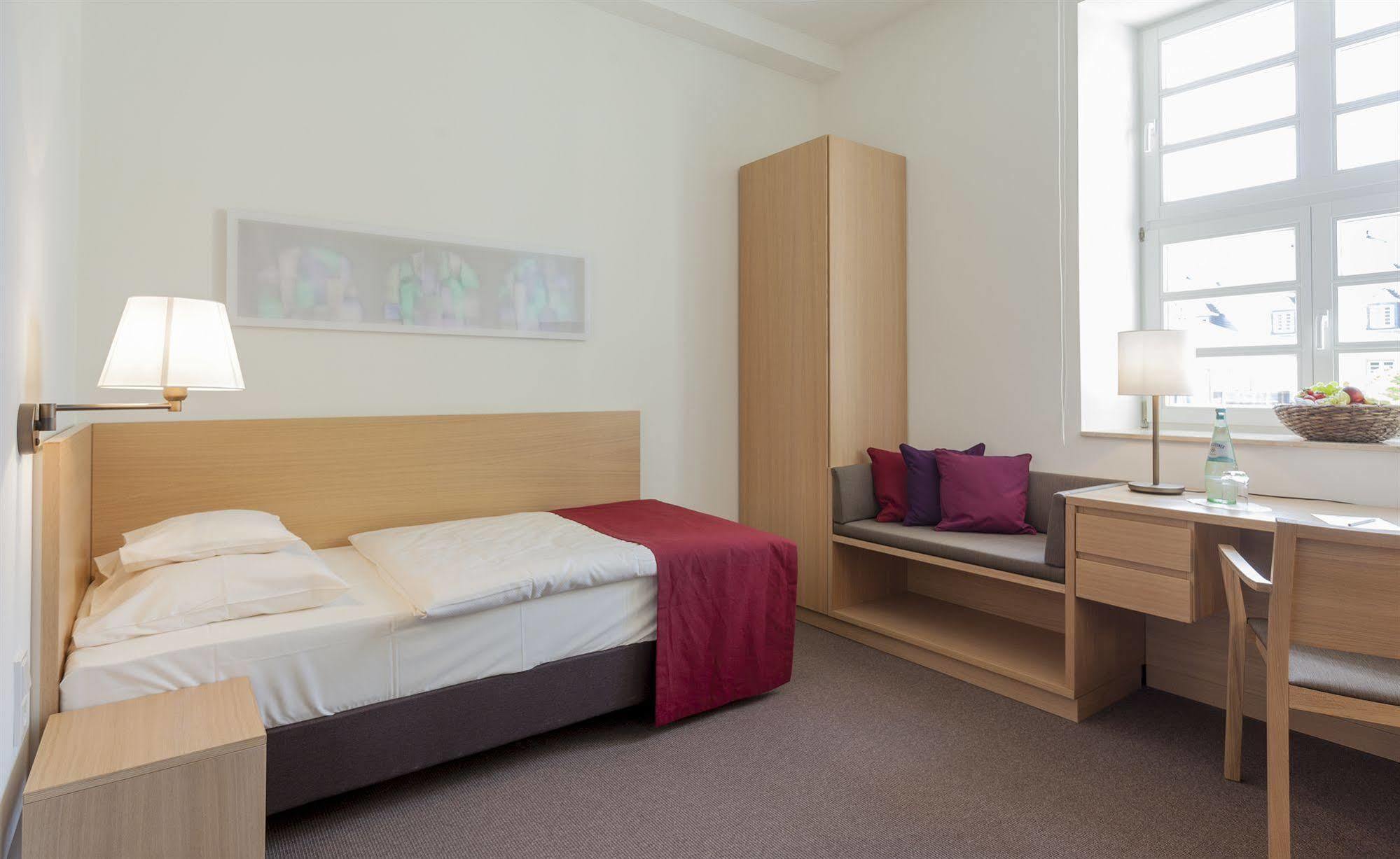 Kardinal Schulte Haus Hotel Bergisch Gladbach Kültér fotó